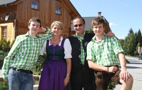 Ihre Gastgeber, Familie Gfrerer